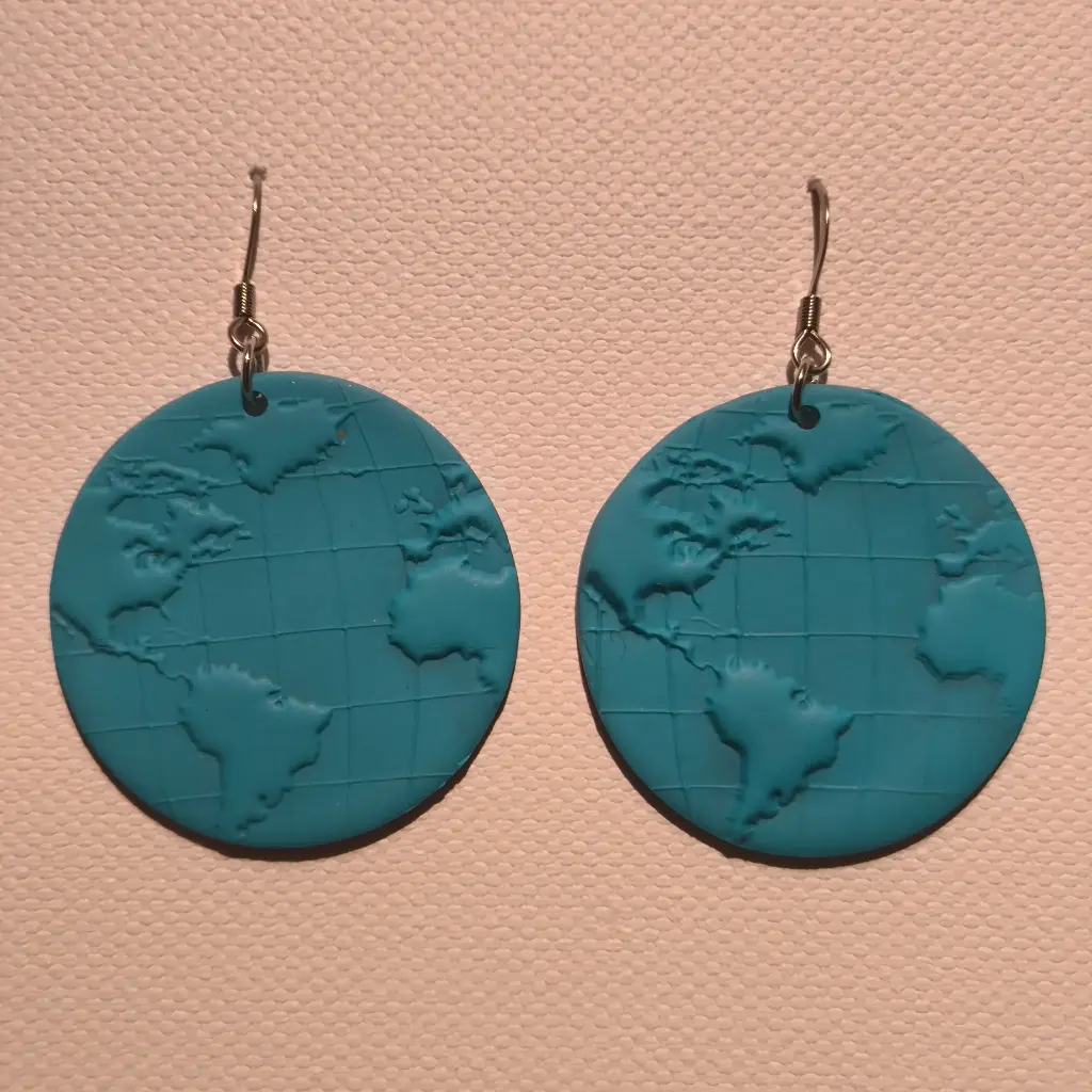 Boucles d'oreilles en pâte Fimo Bleue Planisphère