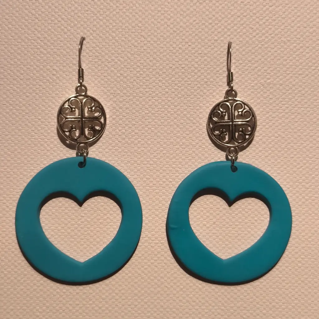 Boucles d'oreilles en pâte Fimo Bleue Coeur avec Breloque