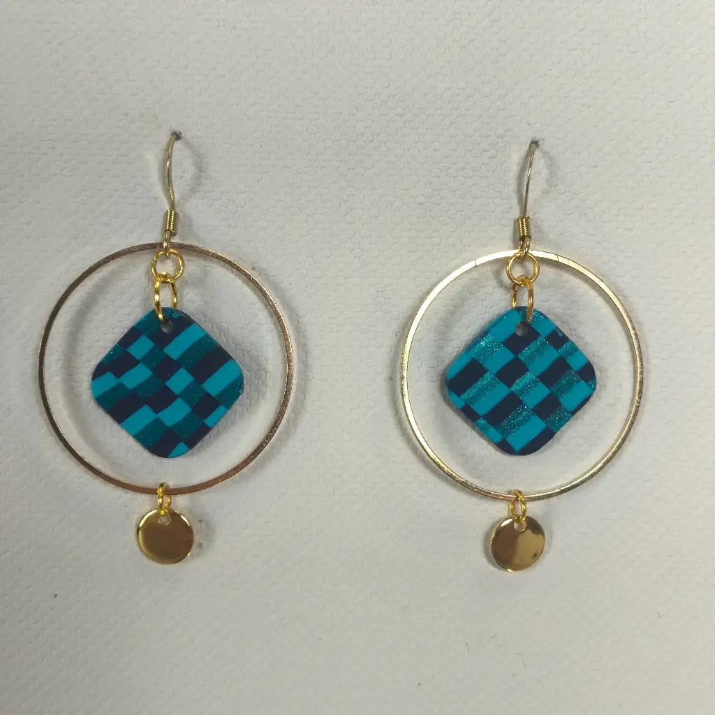 Boucles d'oreilles en pâte Fimo Bleue