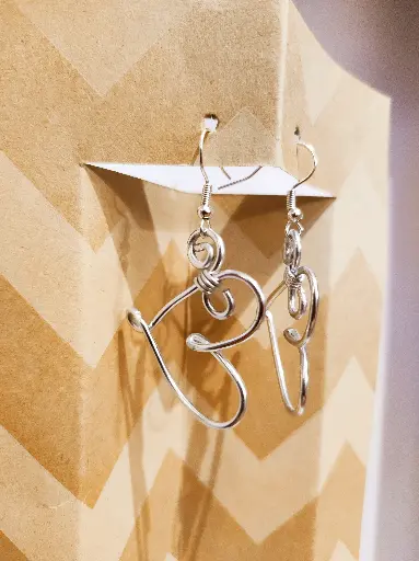 [050] Boucles d'oreilles Fantaisie en Fil d'aluminium