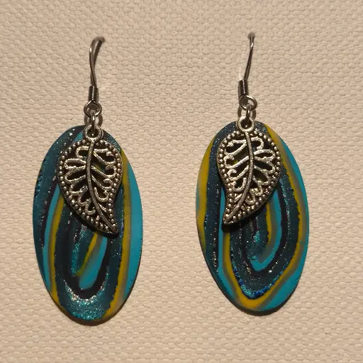 [765] Boucles d'oreilles en pâte Fimo Marbré avec Breloque