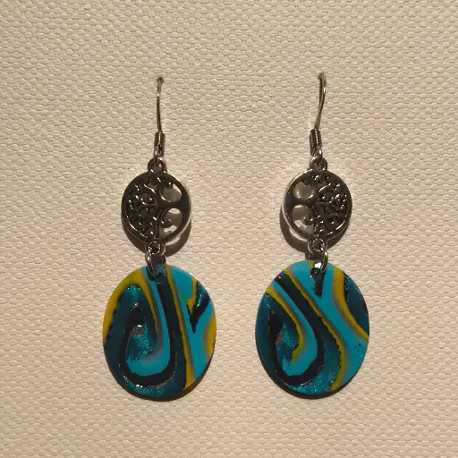 [781] Boucles d'oreilles en pâte Fimo Marbré avec Breloque