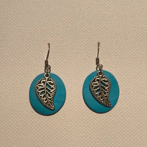 [789] Boucles d'oreilles en pâte Fimo Bleue avec Breloque